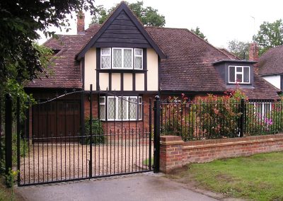 Bell Top Victoria Gates and Railings (Standard Infill)