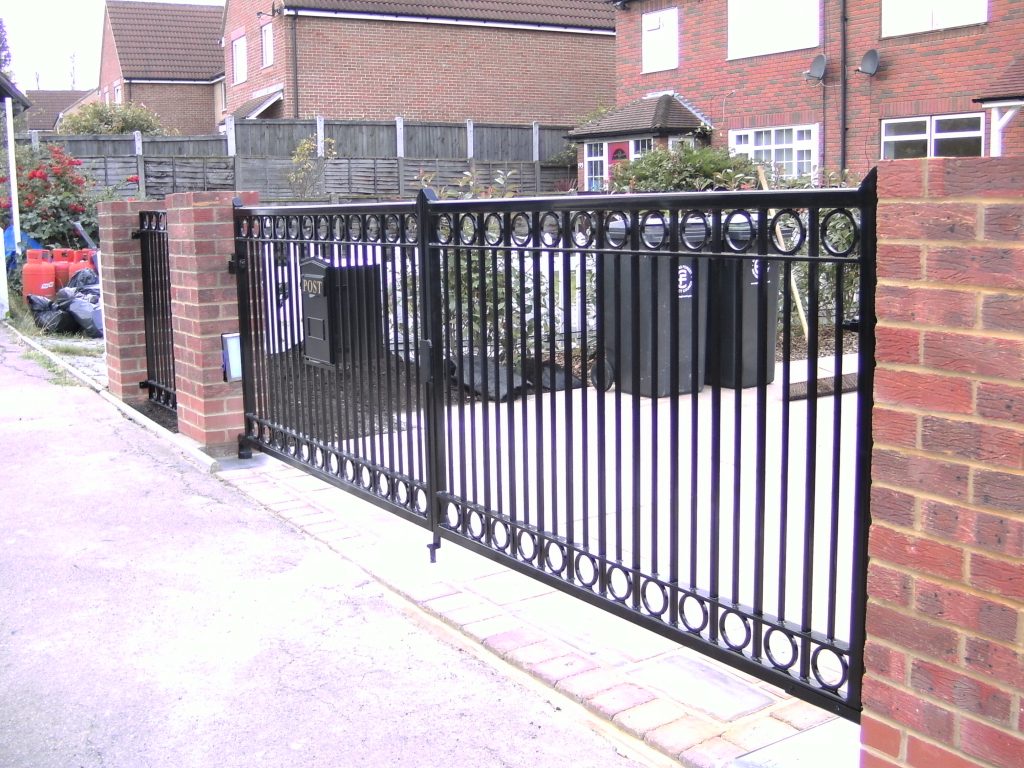 Driveway pair with rings and post box W Farthing & Sons