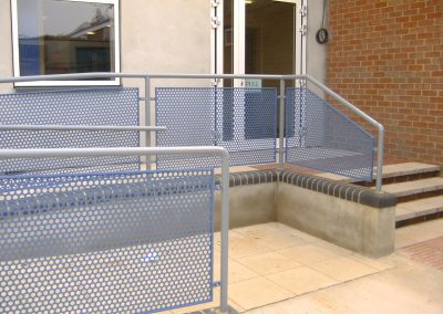 Stainless steel handrail with panel infill