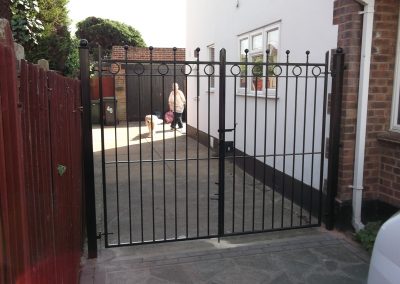 Flat Top entrance gates with rings